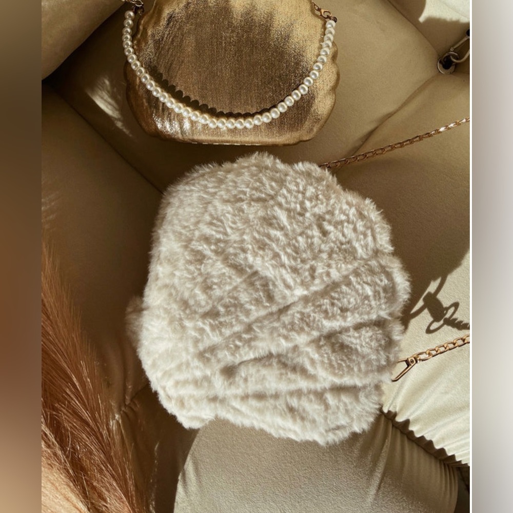 Arielle Shell Bag in Ivory